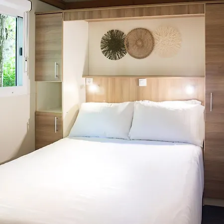 Taiga Bassegoda Park Campsite 5*